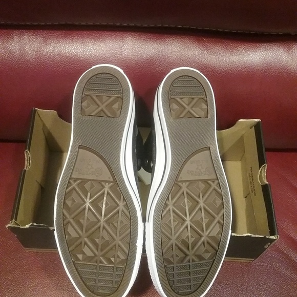 NWT ConverseVelvet Hi-tops 8.5 FinalPrice - Picture 5 of 6